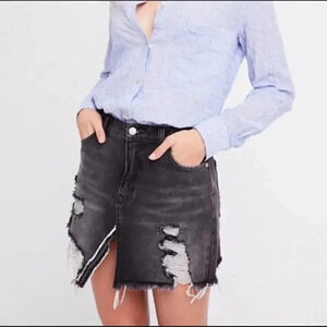 We The Free People Size 24 Relaxed & Destroyed Black Gray Denim Jean Skirt Fray